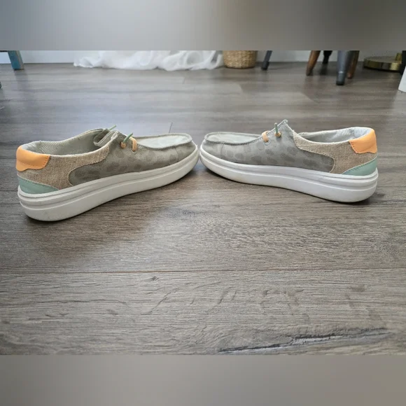 Hey Dude Wendy Rise Leopard Azure Women Size 6 Lightweight Travel Summer - Picture 6 of 9